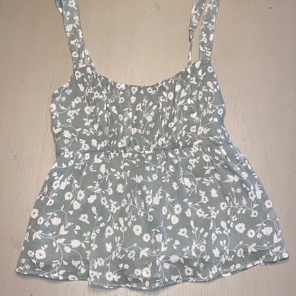Abercrombie & Fitch Tops - 🌿🤍Abercrombie & Fitch Babydoll Ruched Chiffon Cami